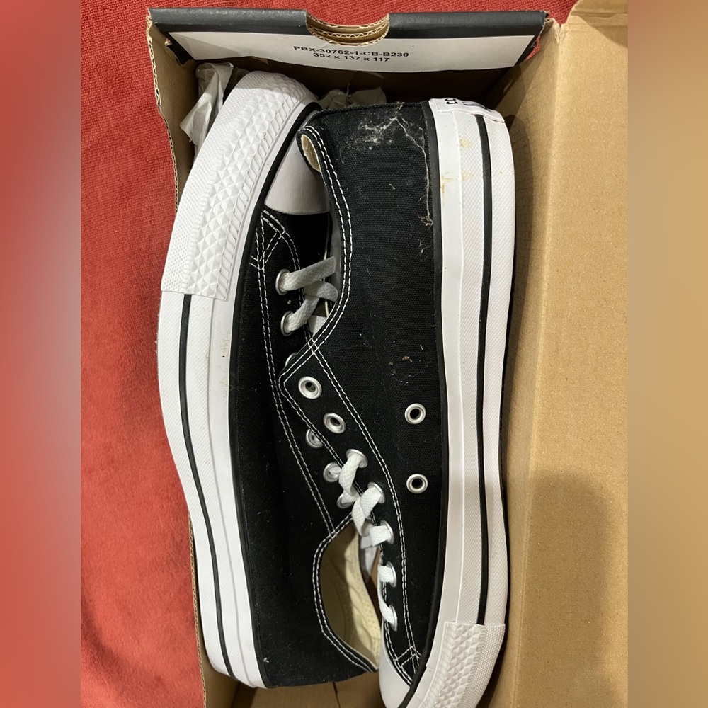 Low Top Converse Chucks